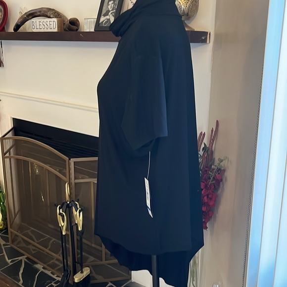 Top - Picture 2 of 4